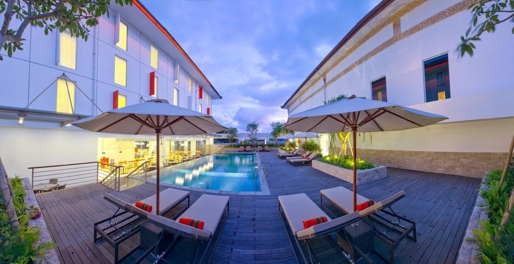 Harris Hotel And Conventions Denpasar  Exterior photo