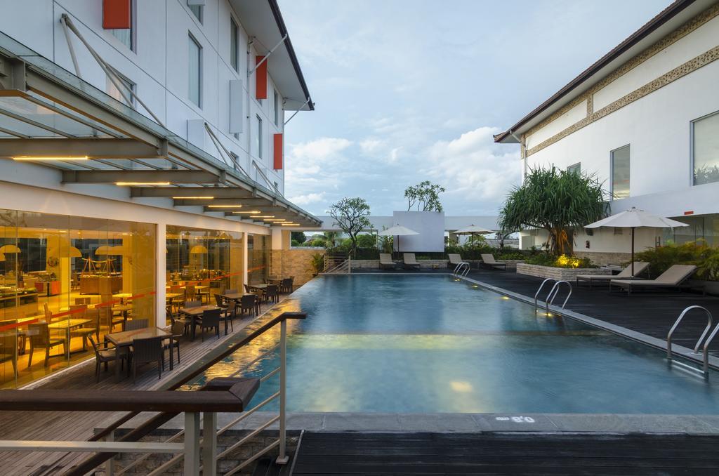 Harris Hotel And Conventions Denpasar  Exterior photo
